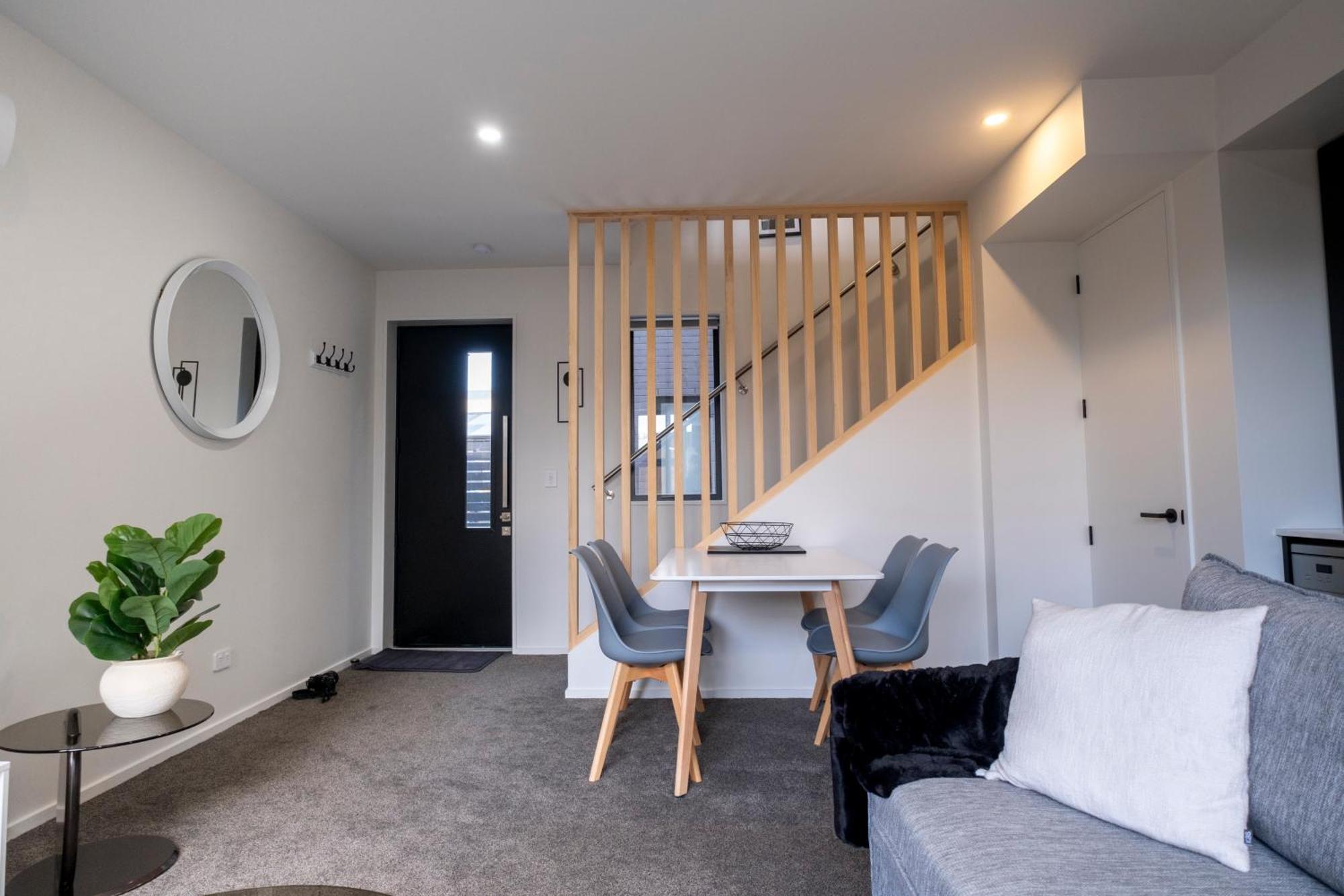 Luxury 2 Bed Townhome In Cbd Christchurch Exterior photo